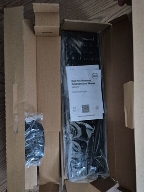 Dell Black Wireless Keyboard and Mouse Set (Pro KM5221W)